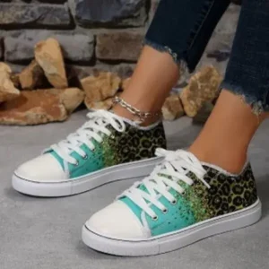 Megazoneoffers Fashion Casual Plus Size Star Round Toe Lace-Up Sneakers